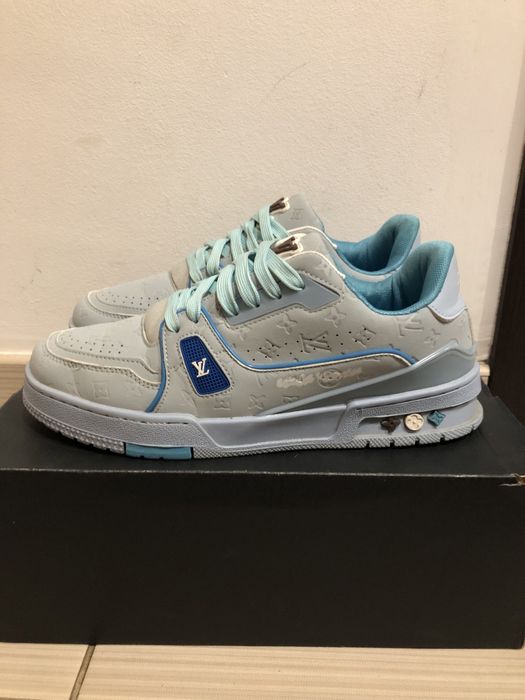 Lv trainer baby blue