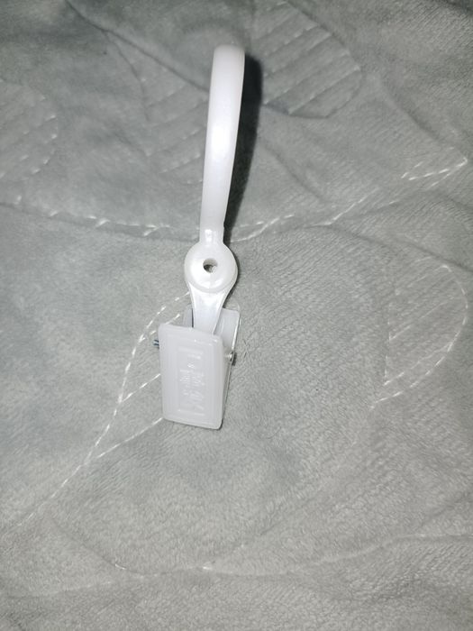 Продам крючки для занавесок.