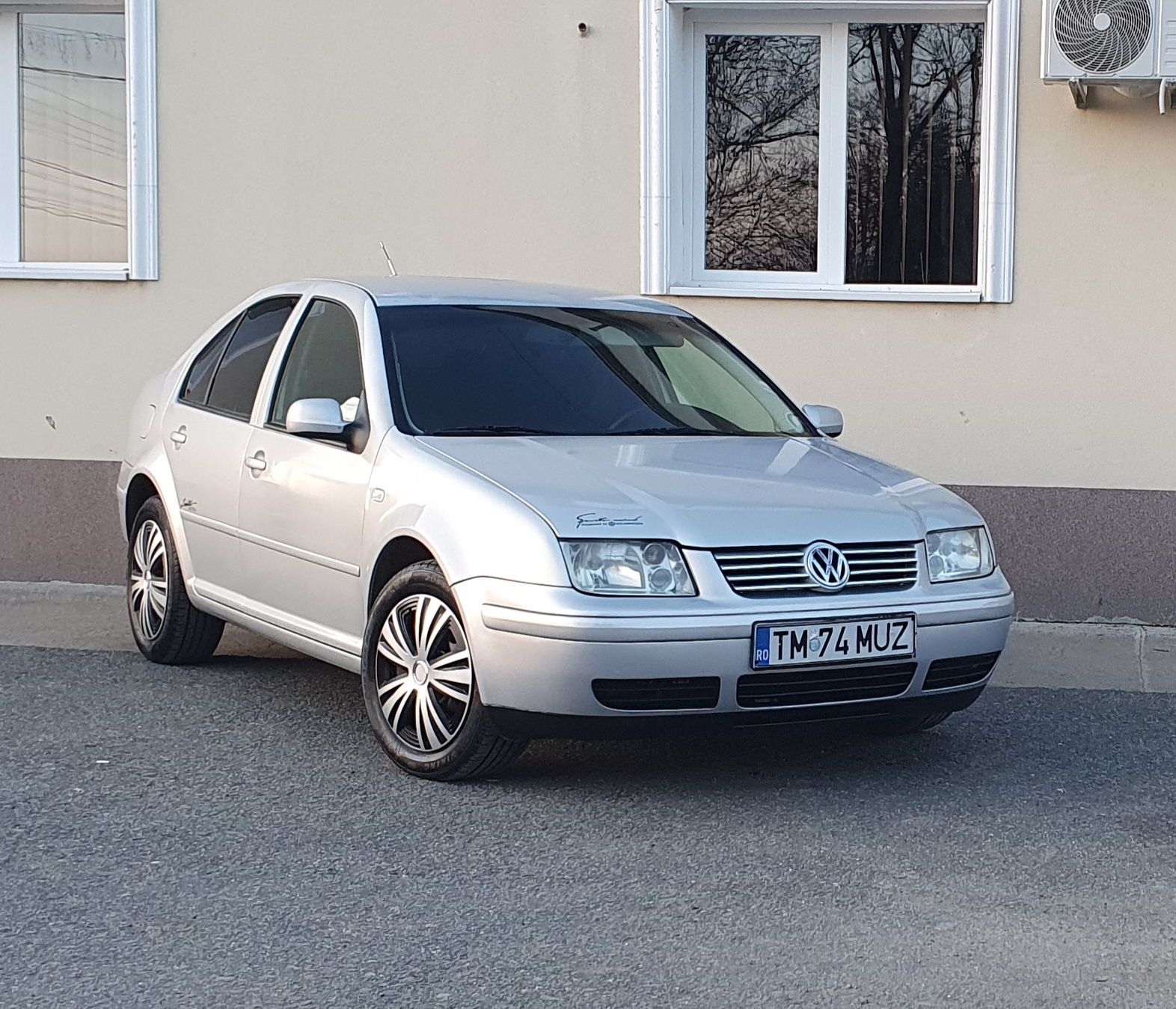 VOLKSWAGEN Bora 1.6 #68216 - used, available from stock