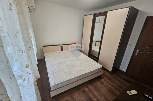 Дава се под наем Двустаен апартамент в Варна, Цветен квартал - 45 кв.м за 423.81 € - Снимка #6