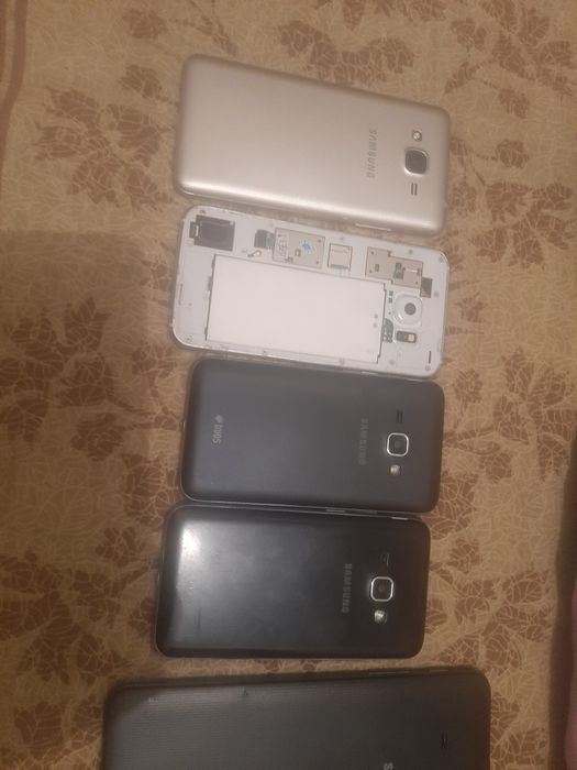 Продам планшет 2 и телефоны