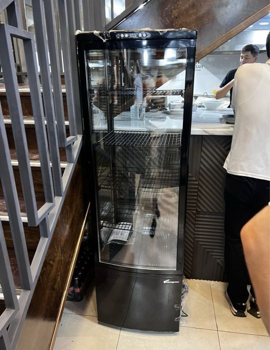 Витринный холодильник