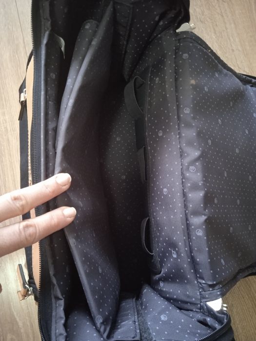 Geanta cosmetice mare, folosita foarte putin