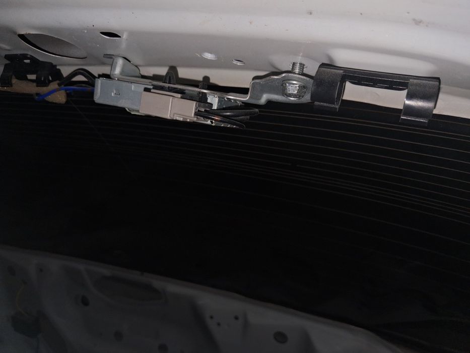 Продам лобовои субару аутбек