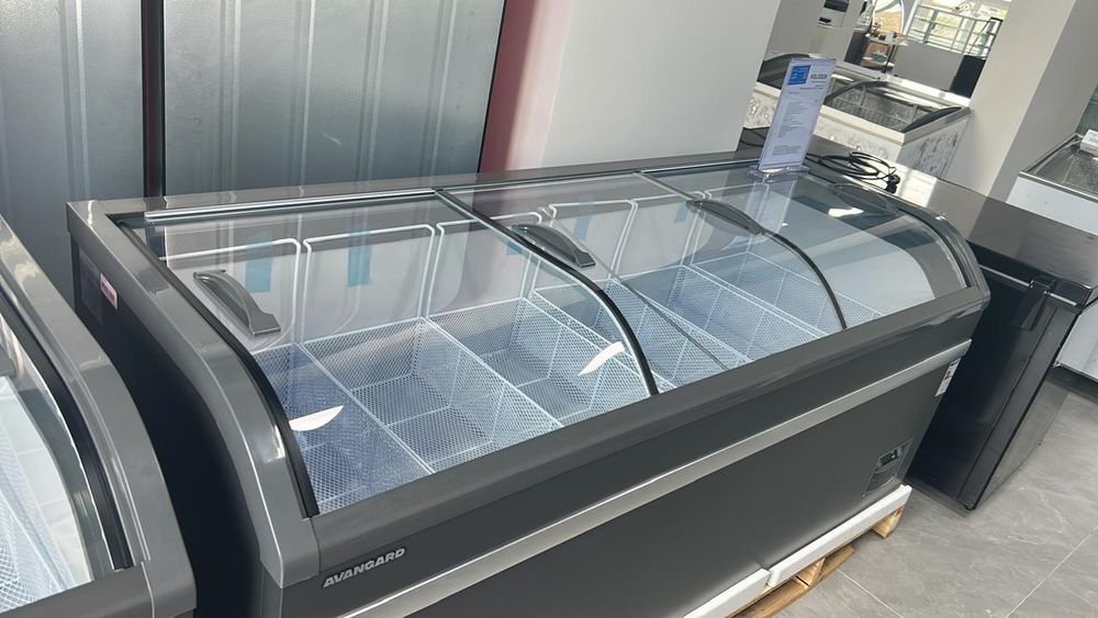 Витринный Холодильник