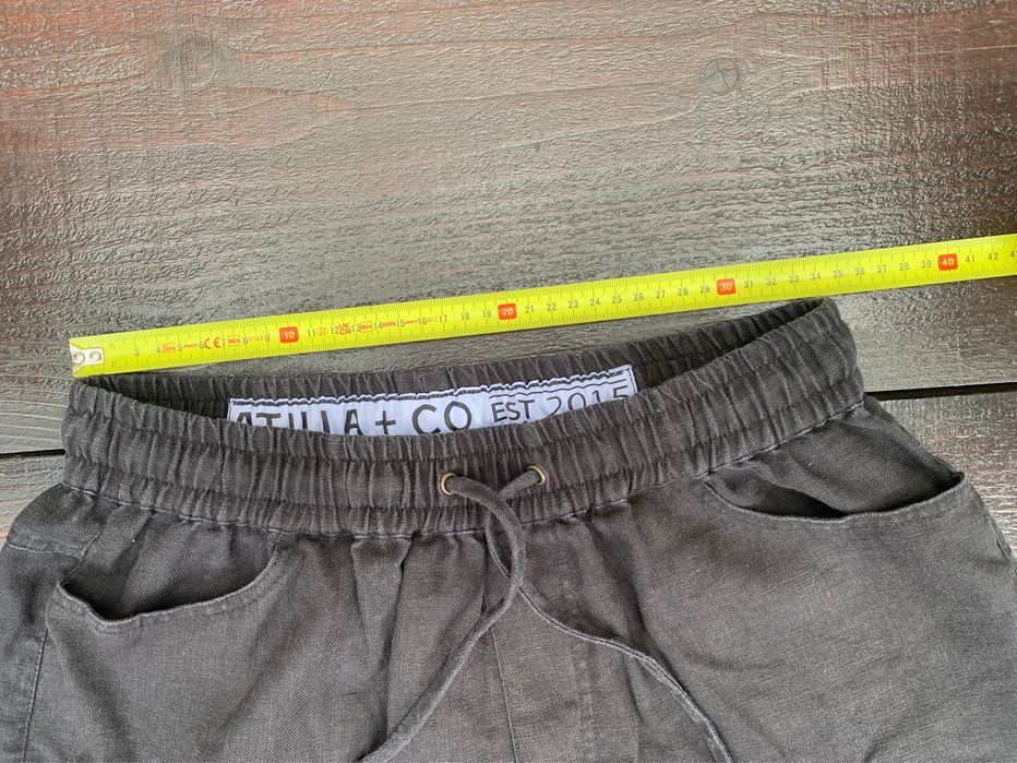 Pantaloni scurți din in L