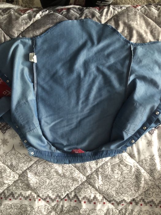 Vand 2x camasa de blugi, stare execelenta