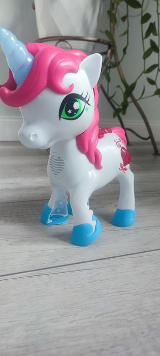 Jucarie interactiva unicorn
