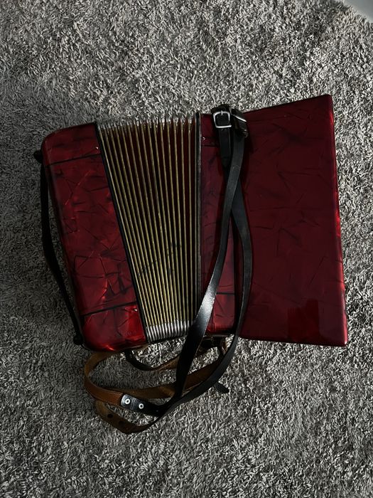Vand acordeon hohner student vM 48 basi