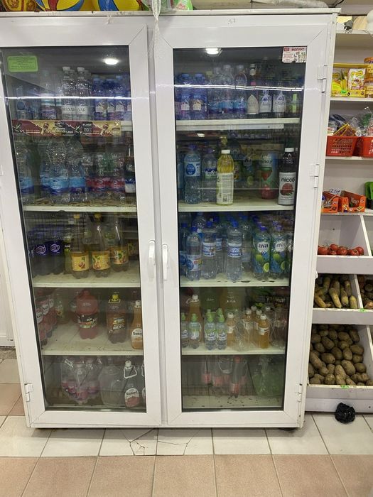 Холодильник витирина