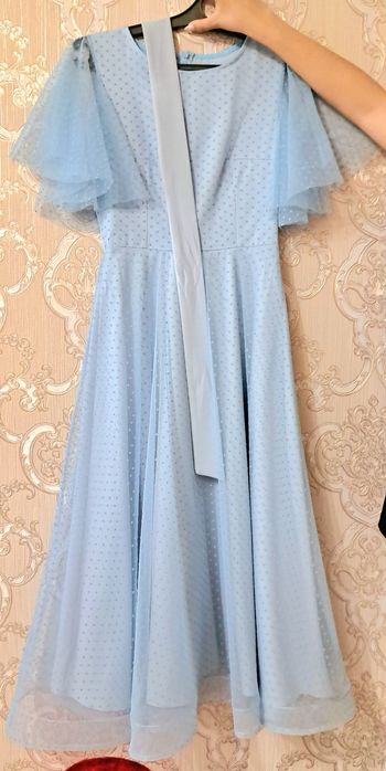 Продам платье голубое