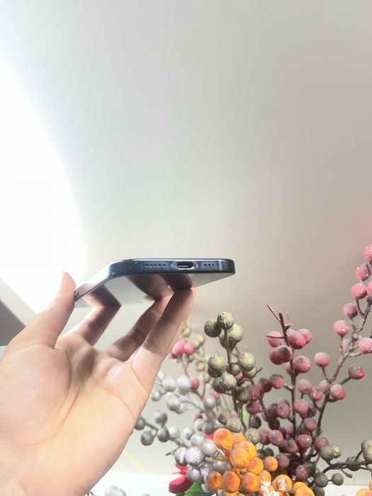 Продам IPhone 15 128GB