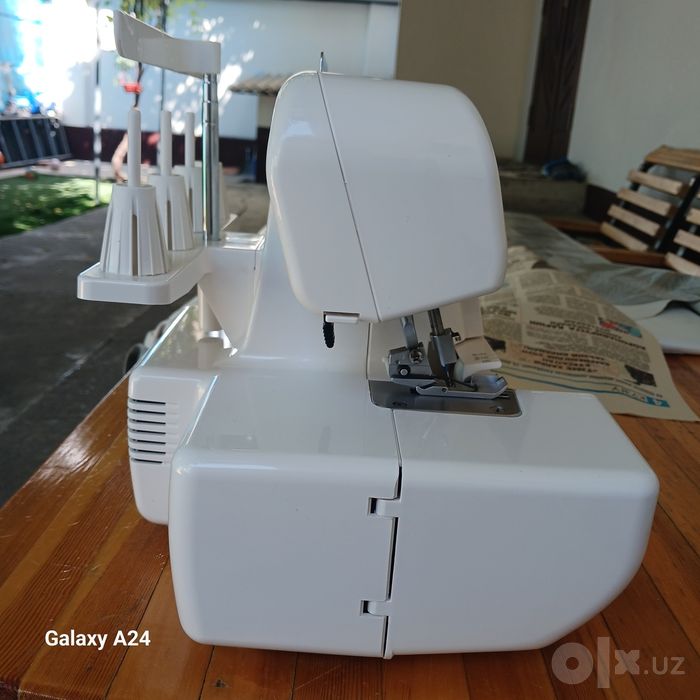 Janome MyLock 4952(Япония). Год гарантии/Металл/Комплект.