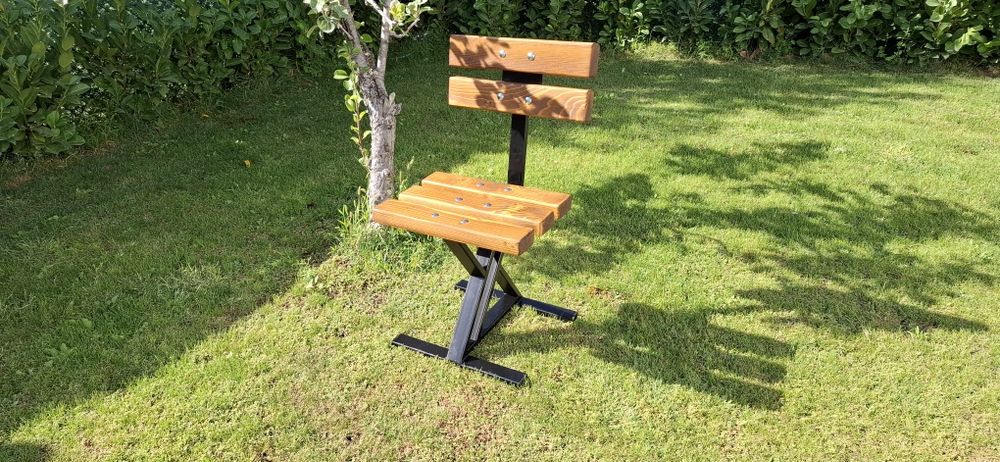 Стол от прахово боядисан метален профил