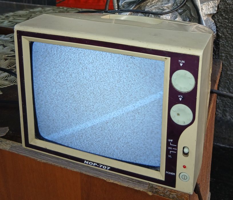 Продам маленький телевизор