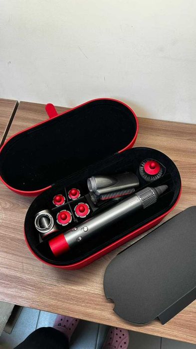 Продаю Dyson оригинал