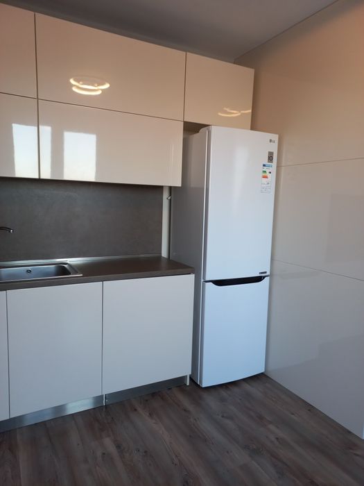 Дава се под наем Тристаен апартамент в ж.Зоопарк - 130 кв.м за 1296.42 € - Снимка #9