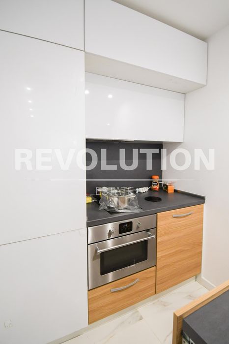 Дава се под наем Тристаен апартамент в София, Оборище - 115 кв.м за 800 € - Снимка #4