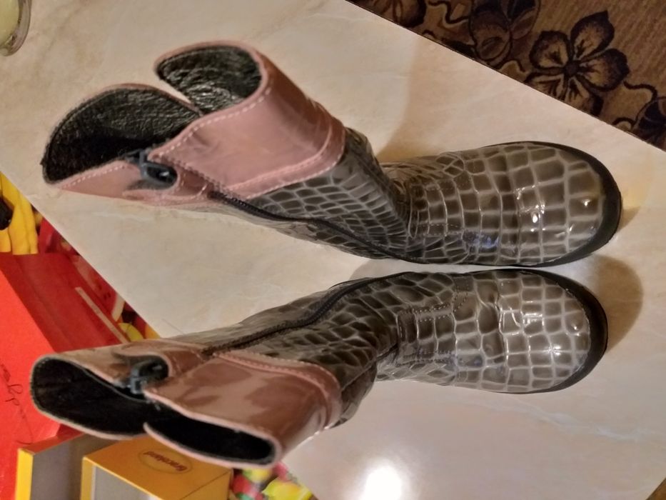 Детски лачени ботуши