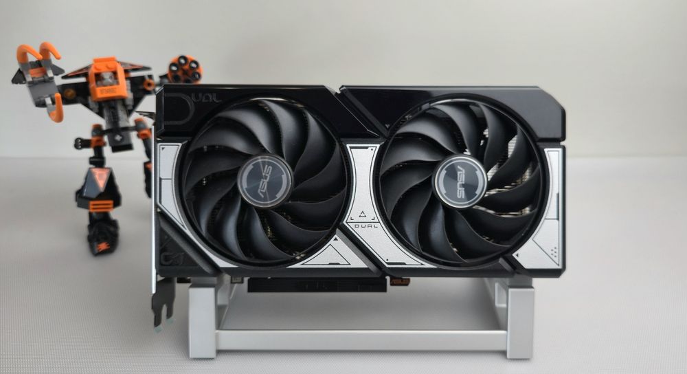 Видео карта Asus Dual RTX 5060ti 8GB GDDR7 Nvidia GeForce