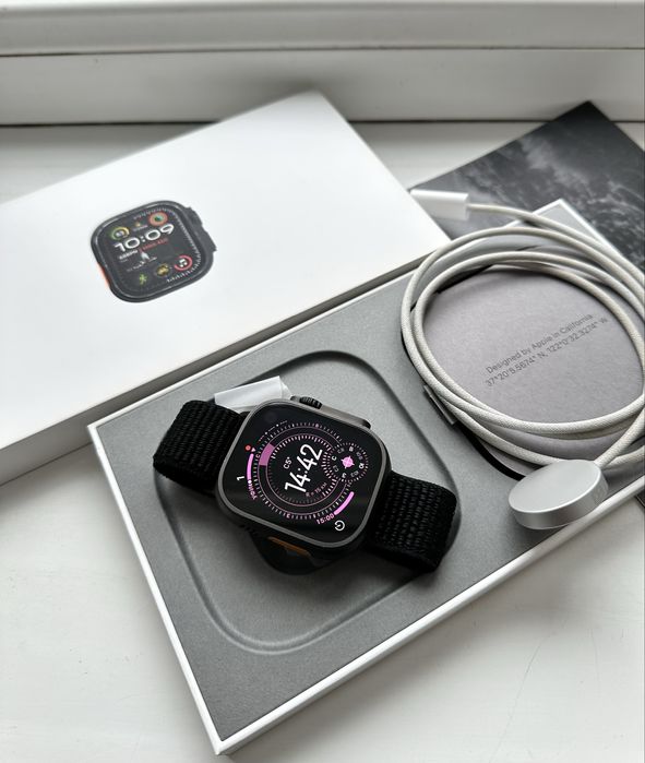 Apple iWatch Ultra 2 Black Titanium 49mm 100%