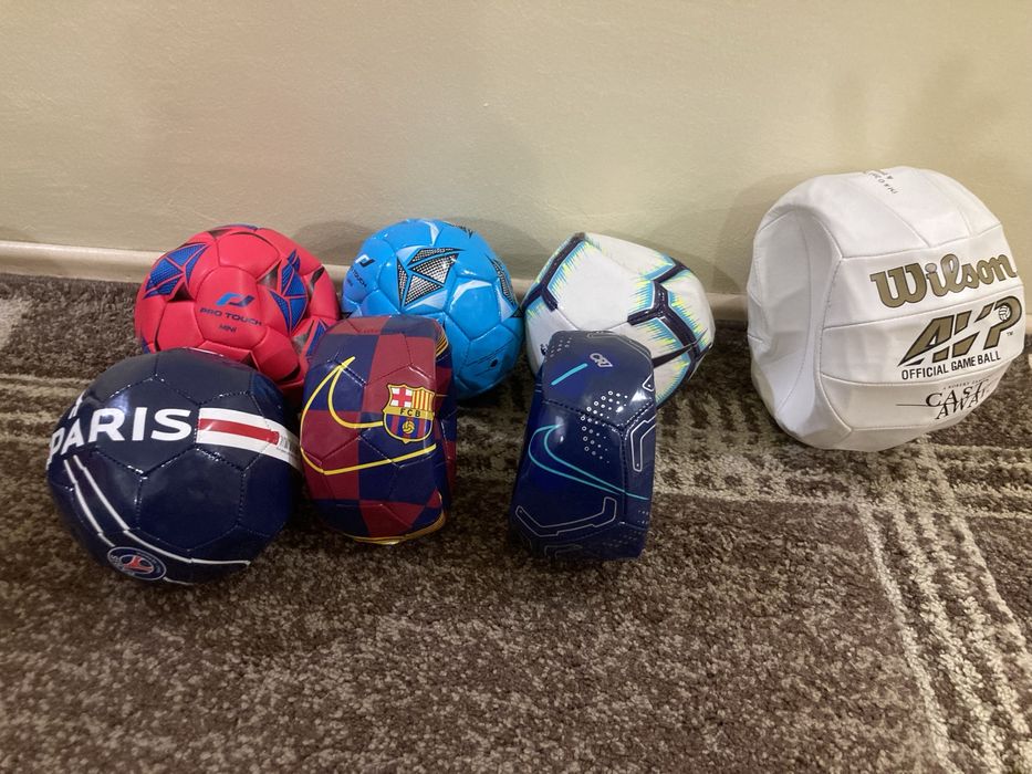 Mini топки за футбол,волейбол Wilson-7бр нови