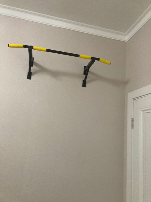 Турник  настенный (новый)