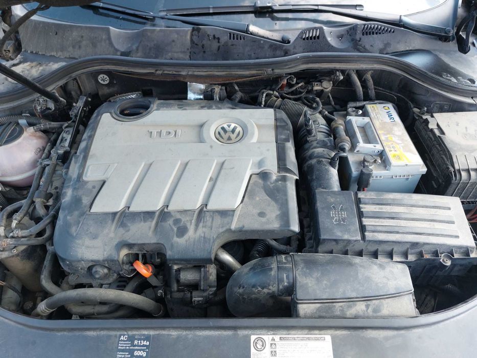 Capota fata - Piese Volkswagen Passat B6 Negru cod culoare L041 motorizare 2.0 TDI EURO 5 125 KW 170 CP CBBB cutie manuala 6+1 trepte KXZ