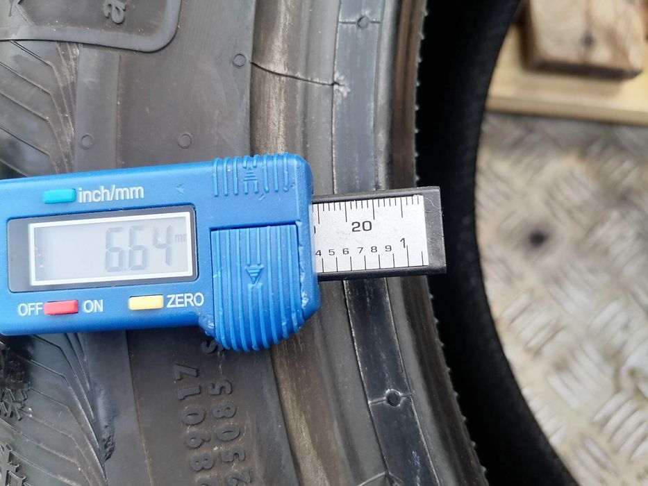 4 бр. Semperit 215/65R16