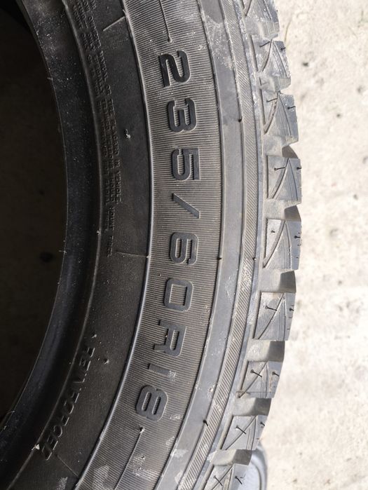 Продам отличные зимние шины