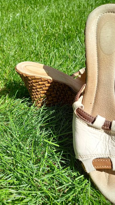 Елегантни летни чехли, отговарят на  37 номер