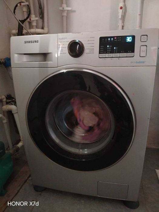 Kir moshina va holodilnik