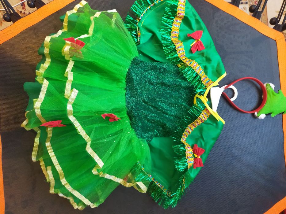 Костюмы разные детские.