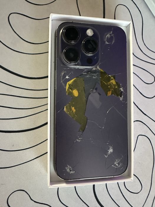 Продам Iphone 14pro