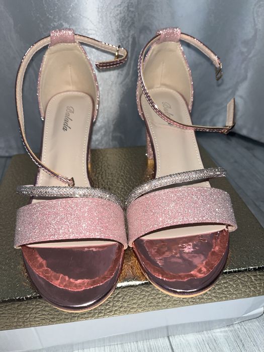 sandale cu toc  de Dama