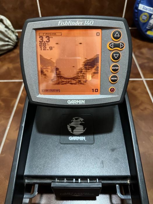Эхолот Garmin Fishfinder 140