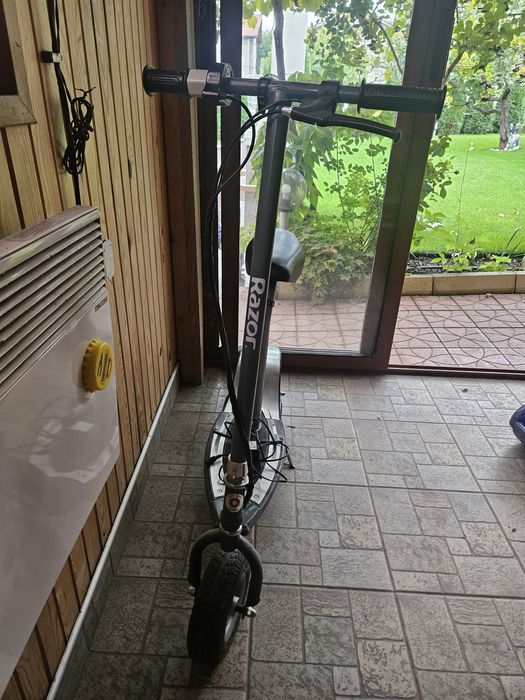 Скутер Razor E300s