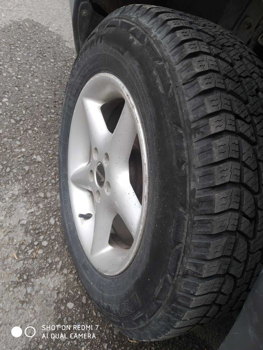 Субару Форестър 2.0 GX , проблем в пода отпред .