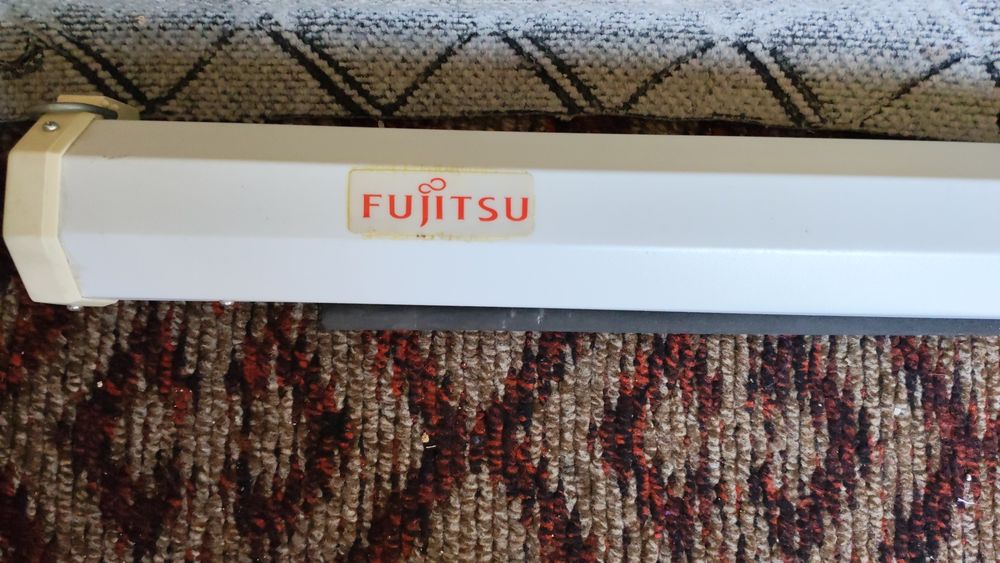 Экран для проектора. Автоматический. 245х245. Fujitsu