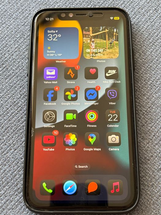 iPhone 11, без забележки и с протектори