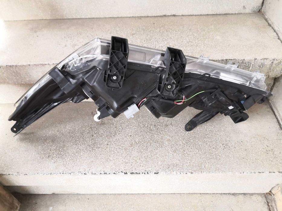 Фар Тойота Корола десен LED/Фар Toyota Corolla e180 LED Оригинален