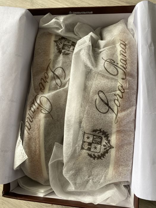 Продается кроссовка Лоро Пиано