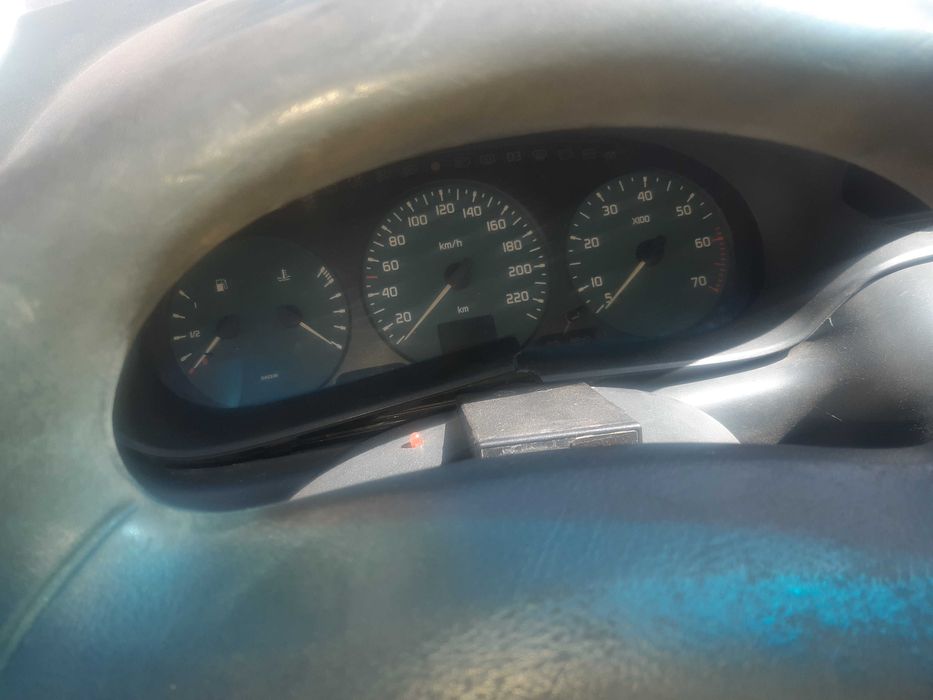 Рено Сценик-бензин на части