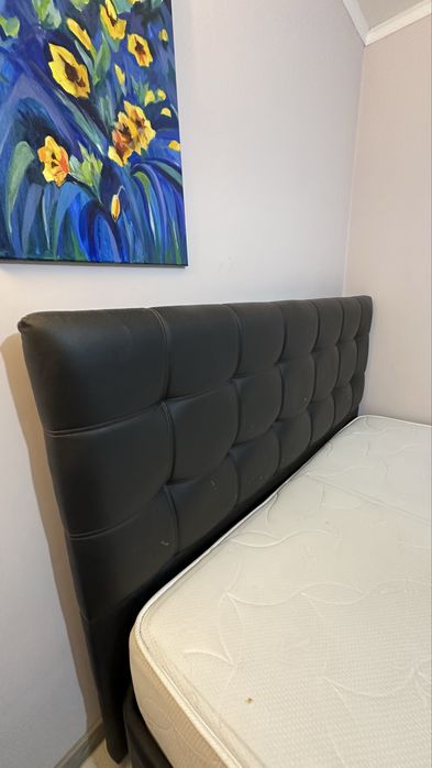 Продам кровать с матрасом срочно