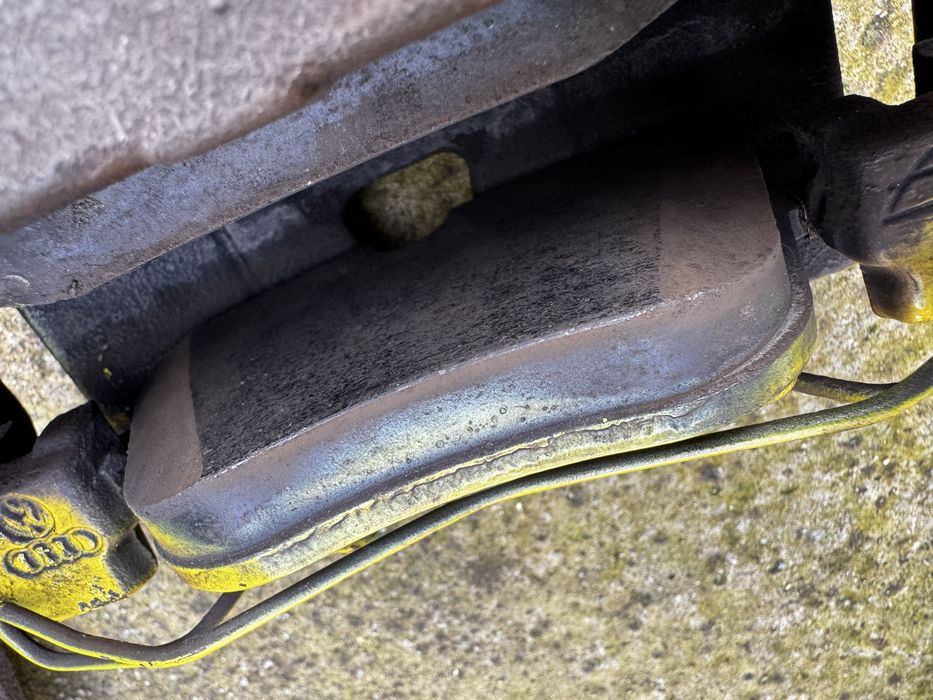 Предни дискове и спирачни апарати от ауди б8.5