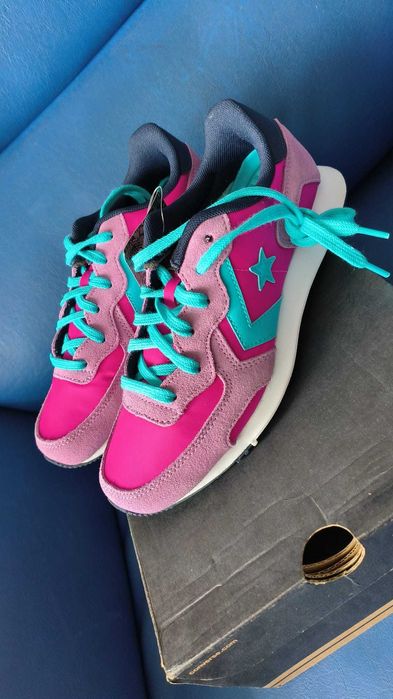 Converse Thunderbolt - 150 lei - NOU - 35.5 si 36