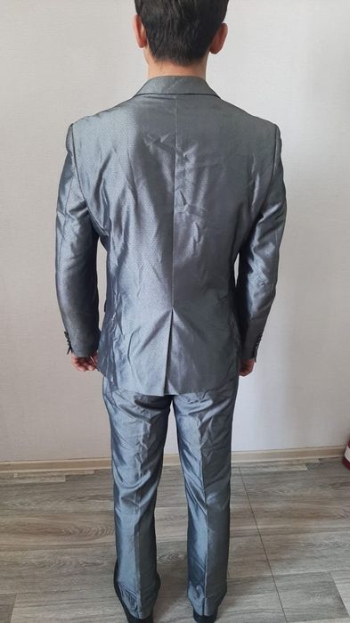 Срочно продам  кастюм шалбар 46.