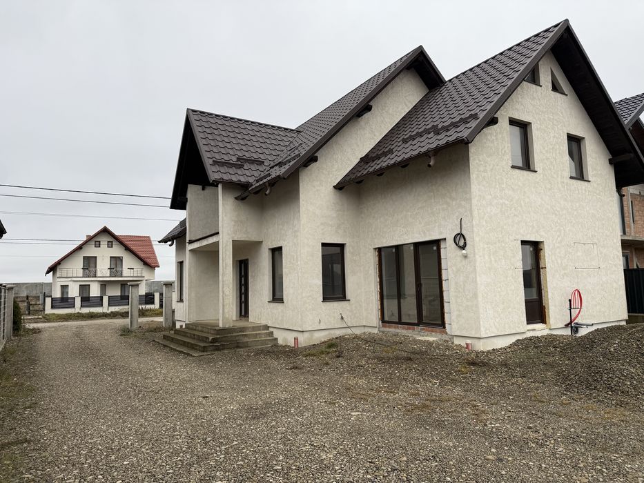 Casa de vanzare teren apartament vila