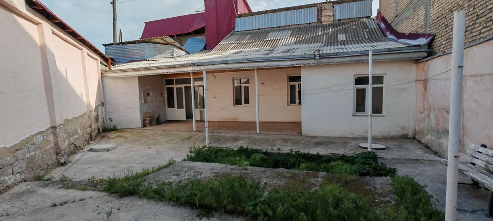 Ховли 2.5 соток, Фукаролик суди