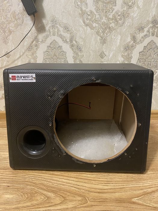 Продам короб под сабвуфер 12 размер